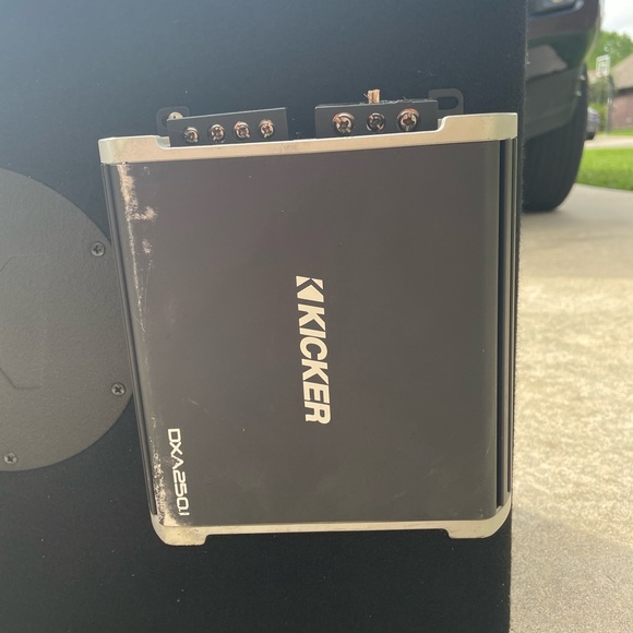 10” Kicker Comp Subwoofer with Kicker Amplifier Attached - Picture 5 of 7